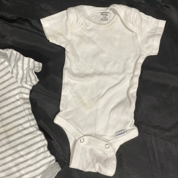 0-9 Months Baby 5 Bodysuits and 3 shirts bundle - Picture 6 of 9